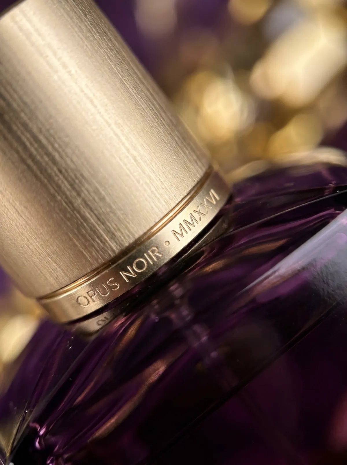 Macro of the engraved champagne gold collar